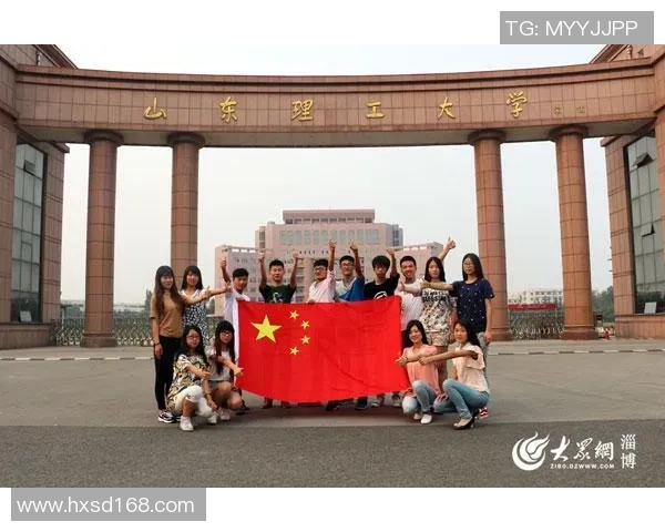 女孩与众多足球明星亲密合影展现青春活力与梦想追逐的美好瞬间 女孩与众多足球明星亲密合影展现青春活力与梦想追逐的美好瞬间