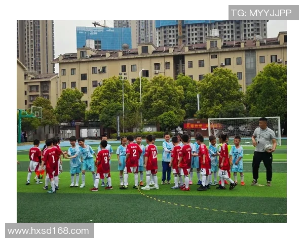 足球巨献：深入解析上海足球队的战术理念与团队精神